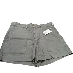 NWT! A new day Women's Green Shorts Size 16 Green Inseam: 4"